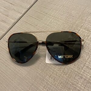 TortoiseShell/ Gol Aviator Sunglasses